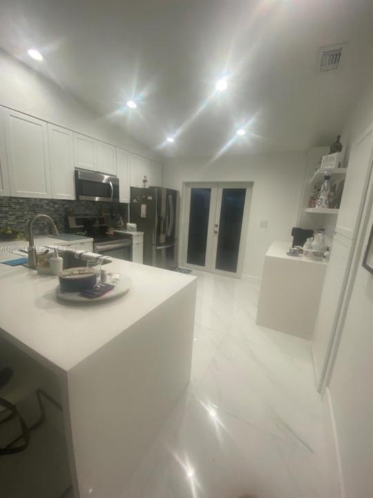 7539 NW 173rd Ter, Hialeah, Florida 33015