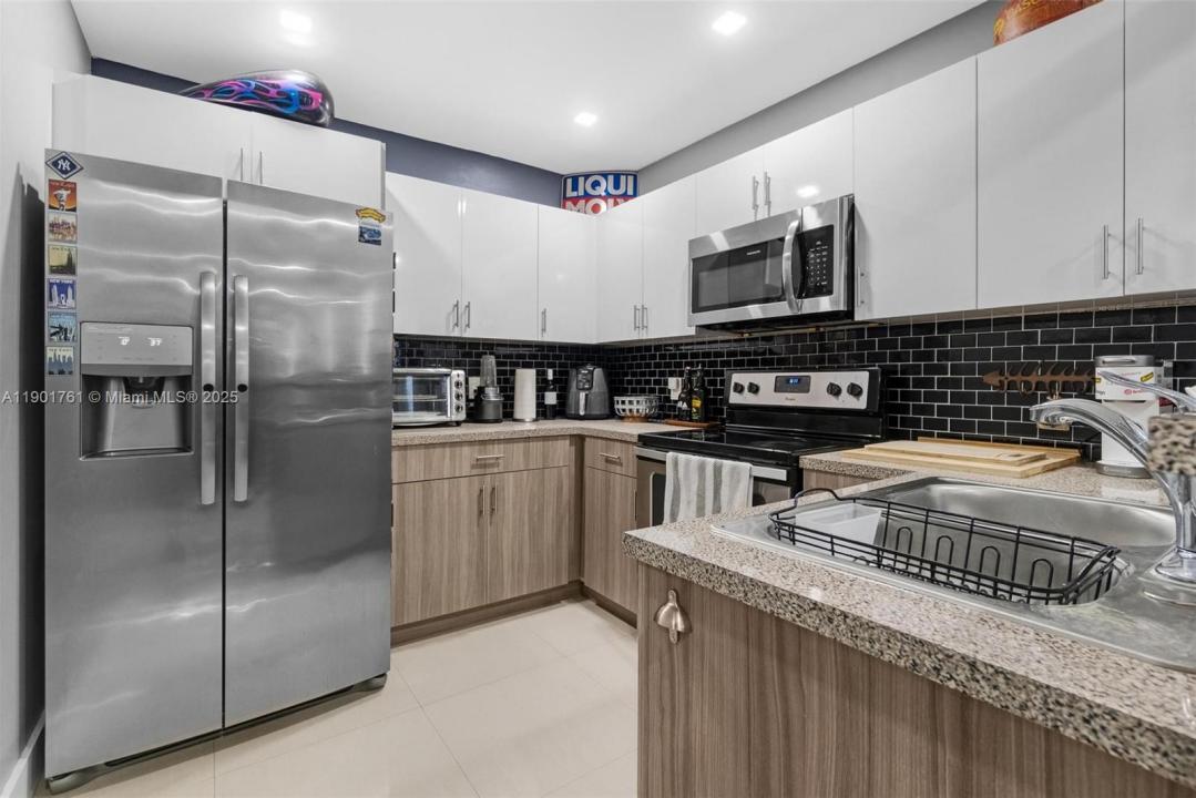 1240 NW 38th St, Miami, فلوريدا 33142, الولايات المتحدة