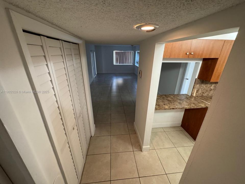 161 Lakeview Dr 102, Weston, פלורידה 33326, ארצות הברית של אמריקה