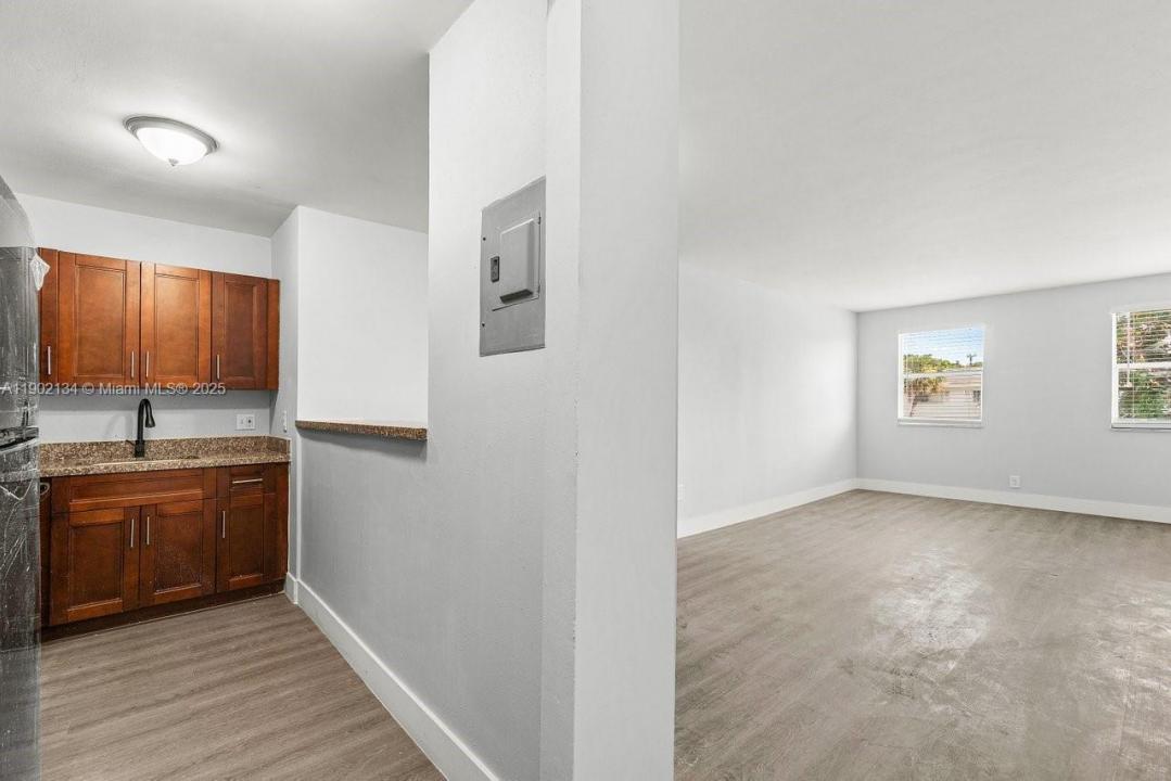 1530 Crescent Cir 8, Lake Park, Florida 33403, Estados Unidos