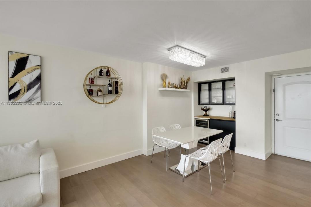 100 Bayview Dr 1008, Sunny Isles Beach, Florida 33160, Estados Unidos