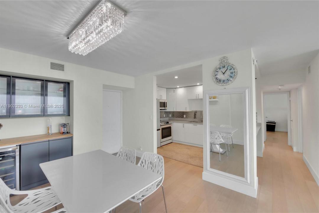 100 Bayview Dr 1008, Sunny Isles Beach, Florida 33160, Estados Unidos