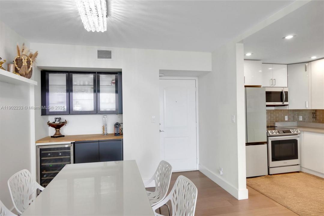 100 Bayview Dr 1008, Sunny Isles Beach, Florida 33160, Estados Unidos