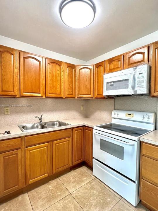 1412 SW 41st Ave REAR, Fort Lauderdale, Florida 33317, Stati Uniti