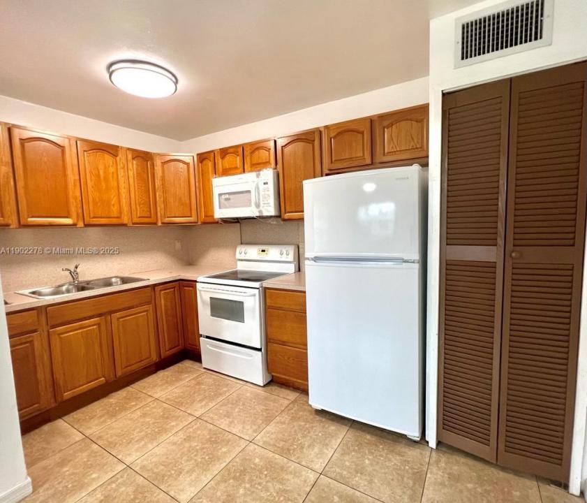 1412 SW 41st Ave REAR, Fort Lauderdale, Florida 33317, Stati Uniti