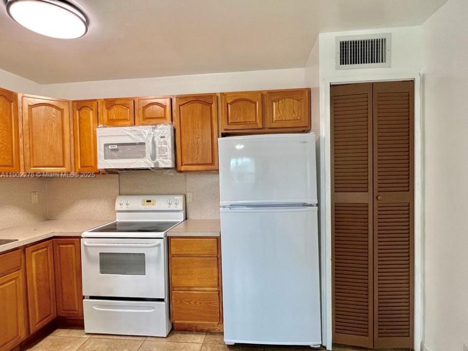 1412 SW 41st Ave REAR, Fort Lauderdale, Florida 33317, Stati Uniti