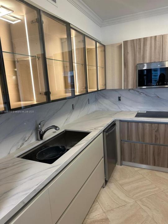 19500 Turnberry Way 12E, Aventura, Florida 33180