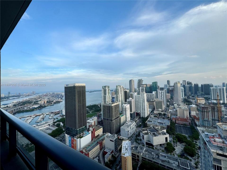 159 NE 6th St 4807, Miami, Florida 33132, Estados Unidos