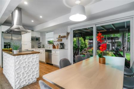 14615 NE 3rd Ct 0, Miami, Florida 33161, USA