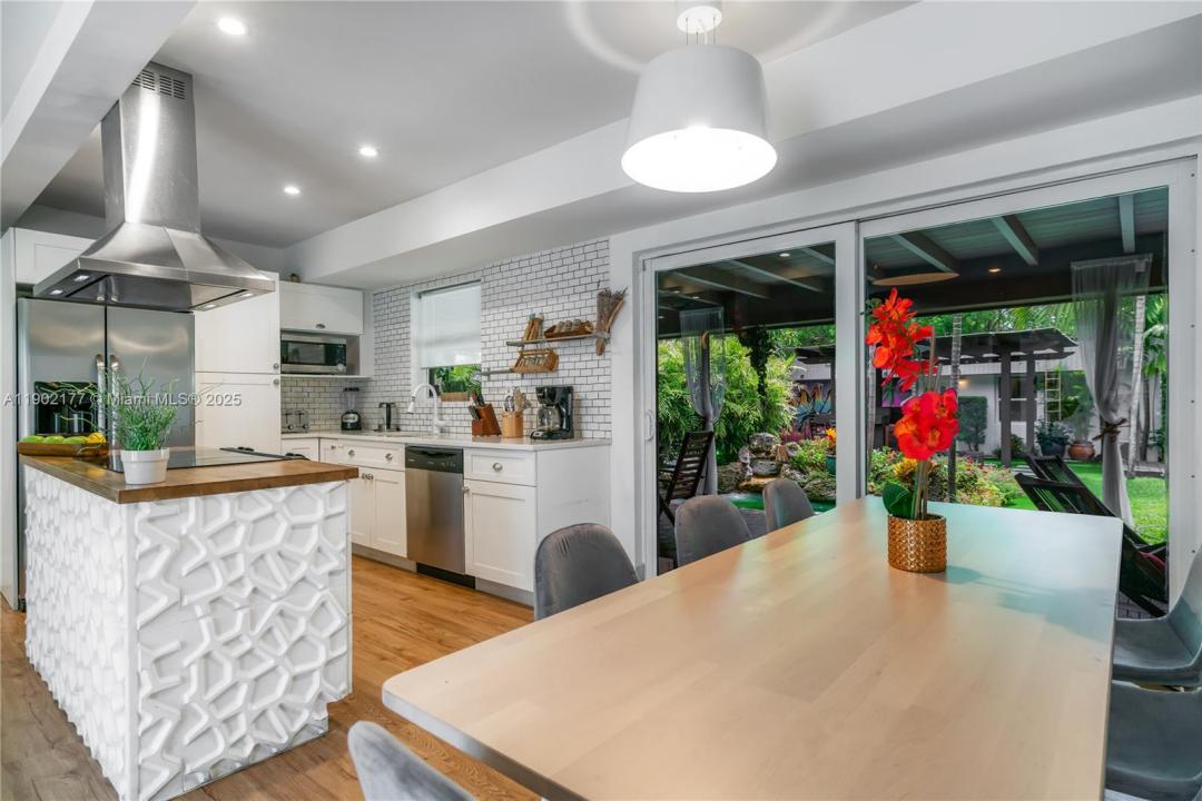 14615 NE 3rd Ct 0, Miami, Florida 33161, Amerika Birleşik Devletleri