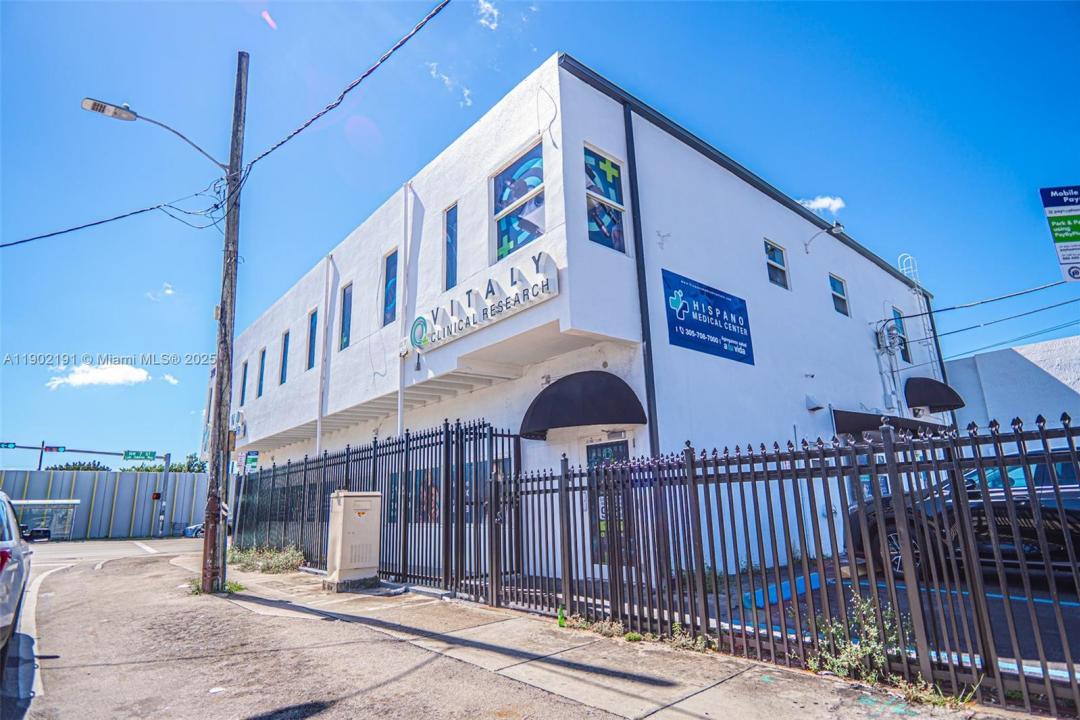 3401 NW 7th St, Miami, Florida 33125, USA