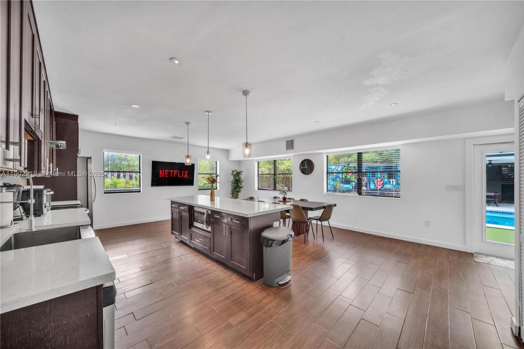 710 NE 141st St, North Miami, Florida 33161, Amerika Birleşik Devletleri