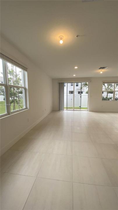 125 SW 171st Way 125, Pembroke Pines, Florida 33027