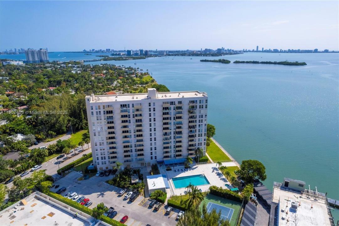 880 NE 69th St 4H, Miami, Florida 33138, HOA KỲ