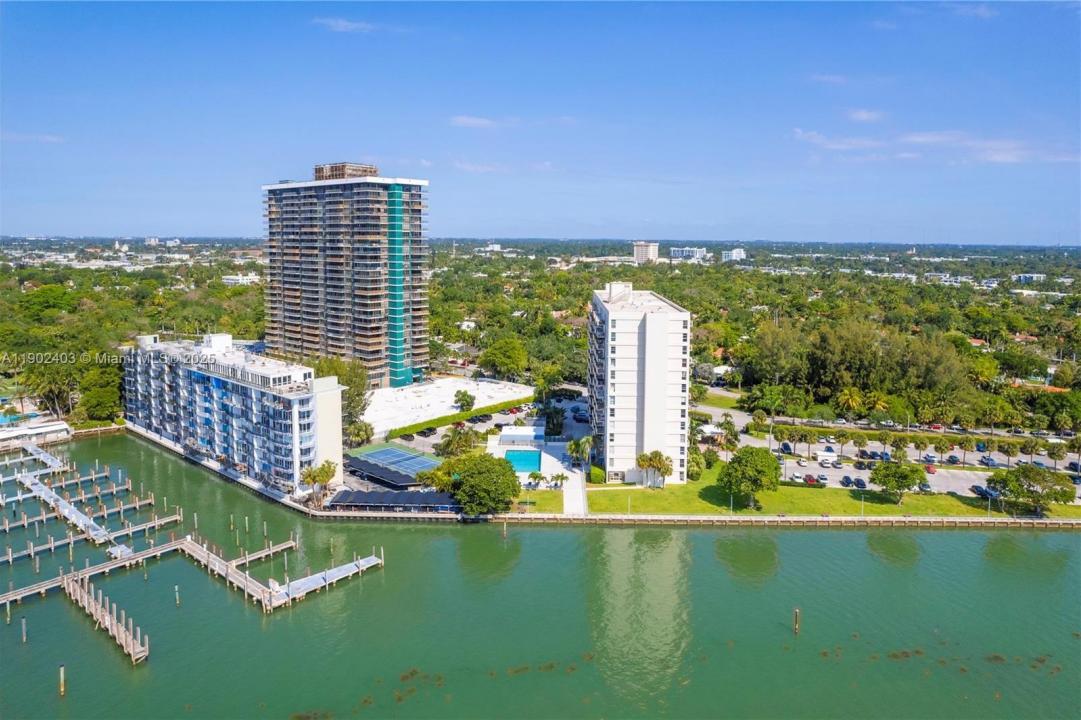 880 NE 69th St 4H, Miami, Florida 33138, HOA KỲ