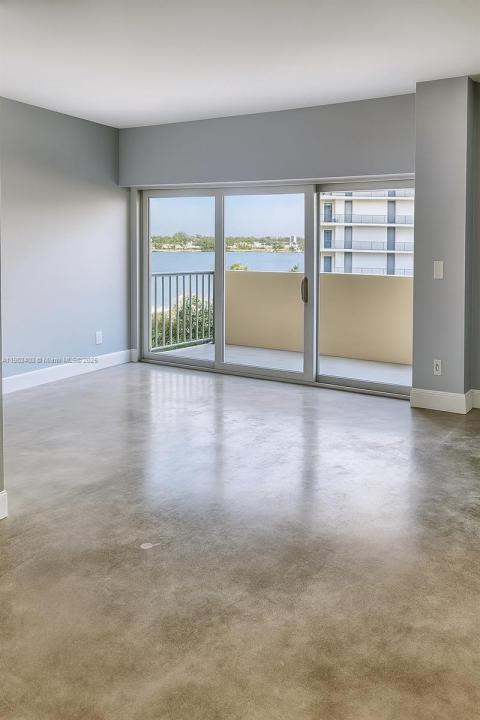 880 NE 69th St 4H, Miami, Florida 33138, HOA KỲ