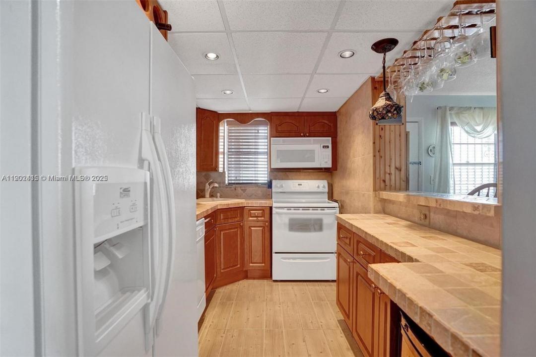 7620 Carlyle Ave 703, Miami Beach, Floride 33141, États-Unis