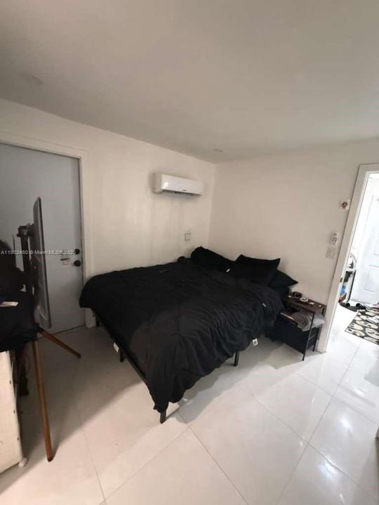 511 NW 133rd St 4, North Miami, Florida 33168