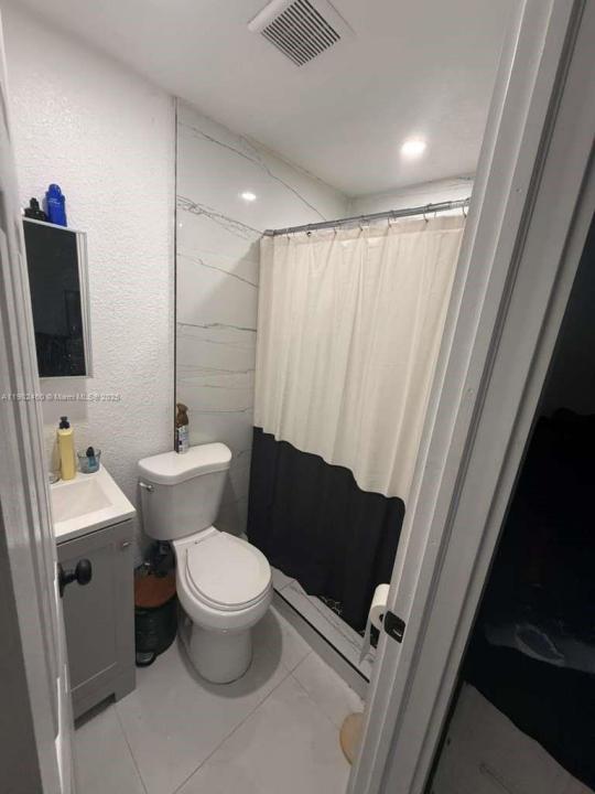511 NW 133rd St 4, North Miami, Florida 33168