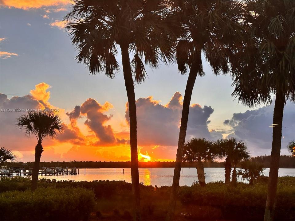 6102 SE Landing Way 2, Stuart, Flórida 34997, Estados Unidos