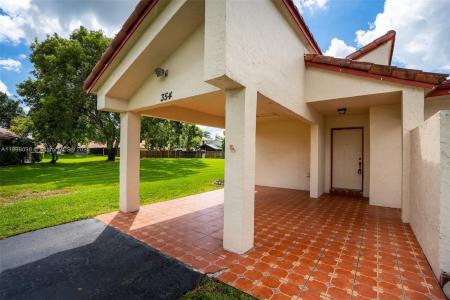 354 Lakeside Ct 212, Sunrise, Florida 33326, USA