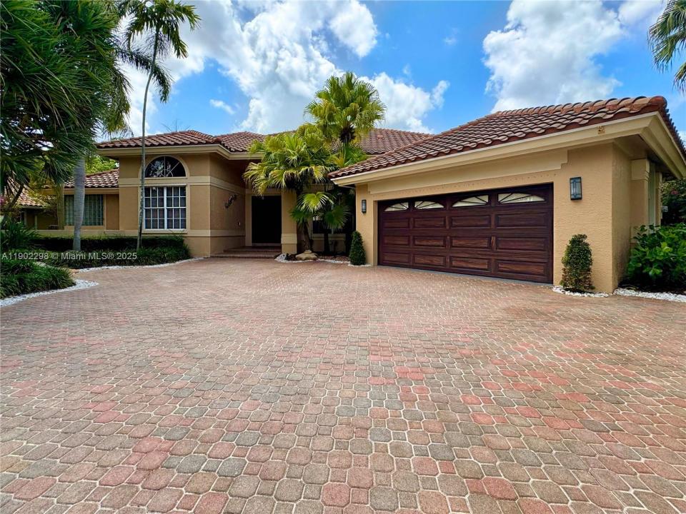 375 Sabal Way, Weston, Florida 33326, USA