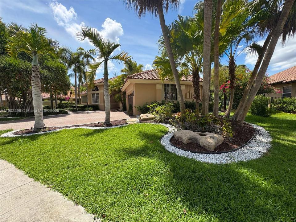 375 Sabal Way, Weston, Florida 33326, USA