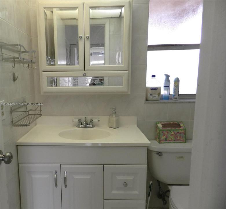 9661 Sunrise Lakes Blvd 305, Sunrise, Flórida 33322, Estados Unidos