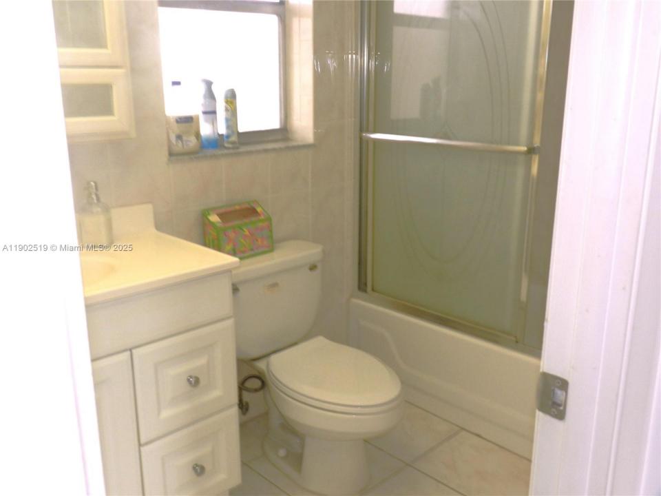 9661 Sunrise Lakes Blvd 305, Sunrise, Flórida 33322, Estados Unidos