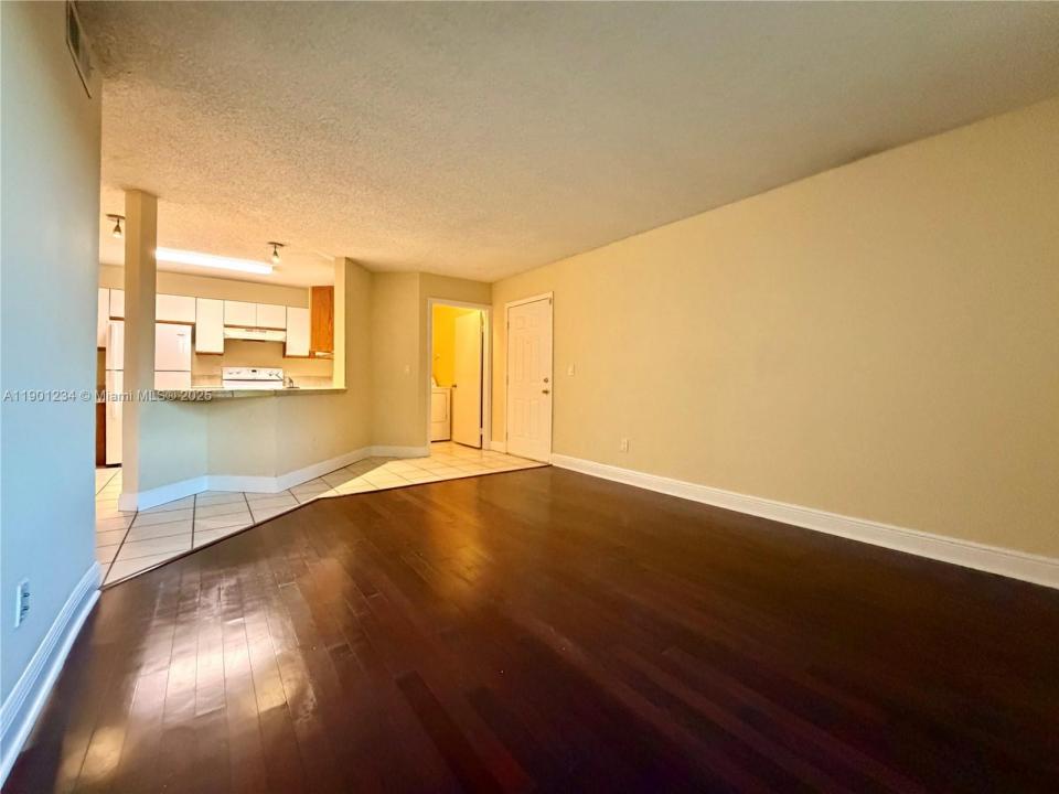 4035 W Mcnab Rd F101, Pompano Beach, Floride 33069, États-Unis