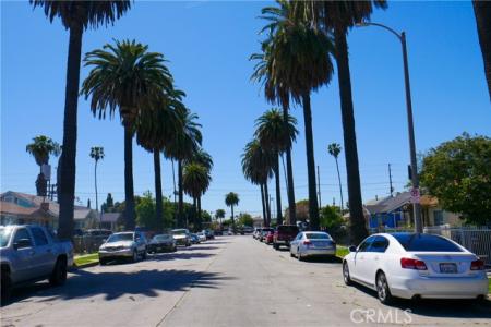 W 81st St, Los Angeles, California 90003