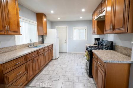 W 81st St, Los Angeles, California 90003