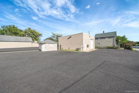 93 Clinton Avenue N, Islip, New York 11706, États-Unis