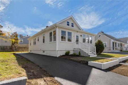 26 Doane Street, Cranston, Rhode Island 02910, USA