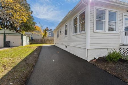 26 Doane Street, Cranston, Rhode Island 02910, USA