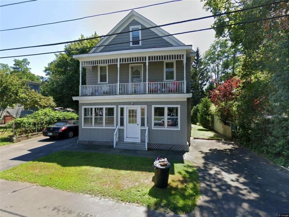 312 Waseca Avenue 1, Barrington, Rhode Island 02806