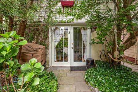 74 Third Street 3, Newport, Rhode Island 02840