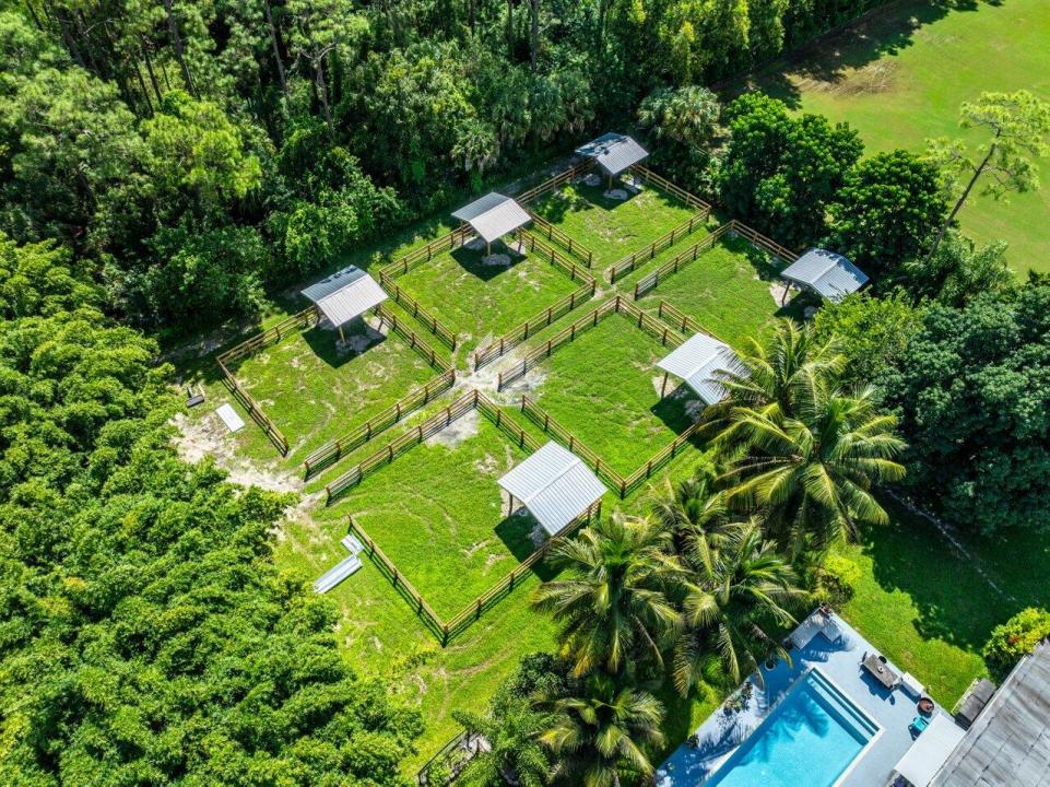 1068 D Road, Loxahatchee Groves, Florida 33470