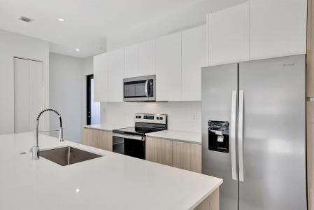 4208 NE 7th Ter, Oakland Park, Florida 33334