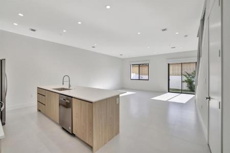 4208 NE 7th Ter, Oakland Park, Florida 33334