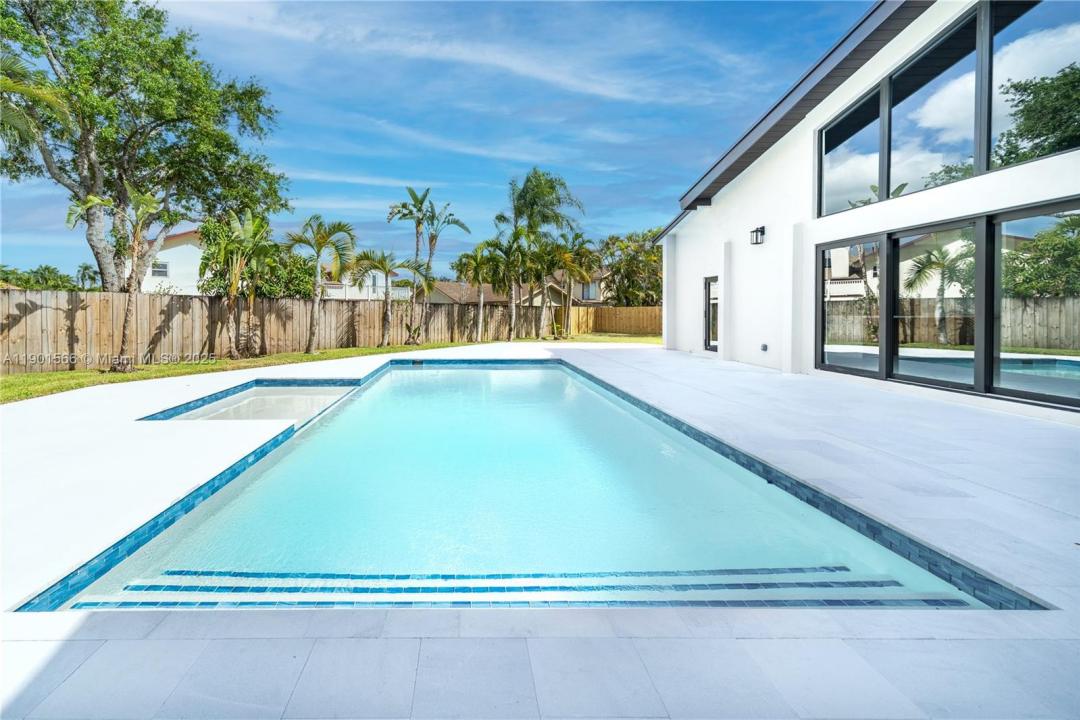 842 W Coco Plum Cir, Plantation, Florida 33324