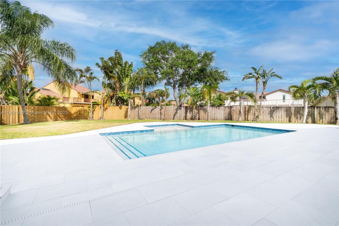 842 W Coco Plum Cir, Plantation, Florida 33324