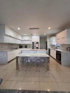 8850 NW 98th Ct, Doral, Florida 33178