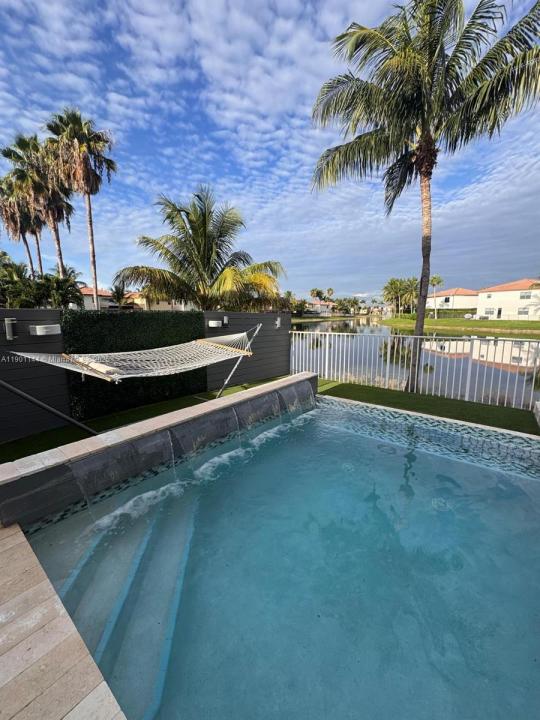 8850 NW 98th Ct, Doral, Florida 33178