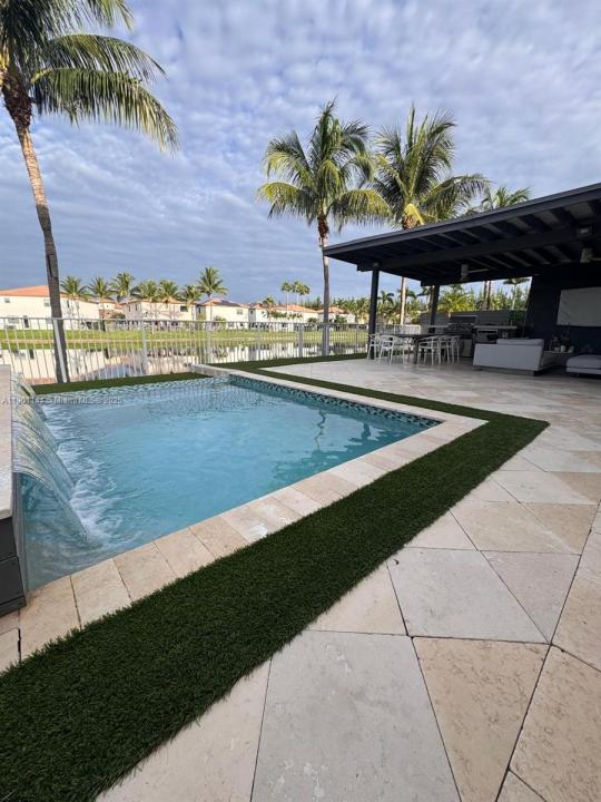 8850 NW 98th Ct, Doral, Florida 33178