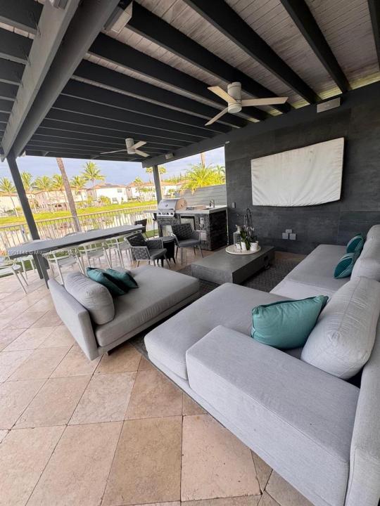 8850 NW 98th Ct, Doral, Florida 33178