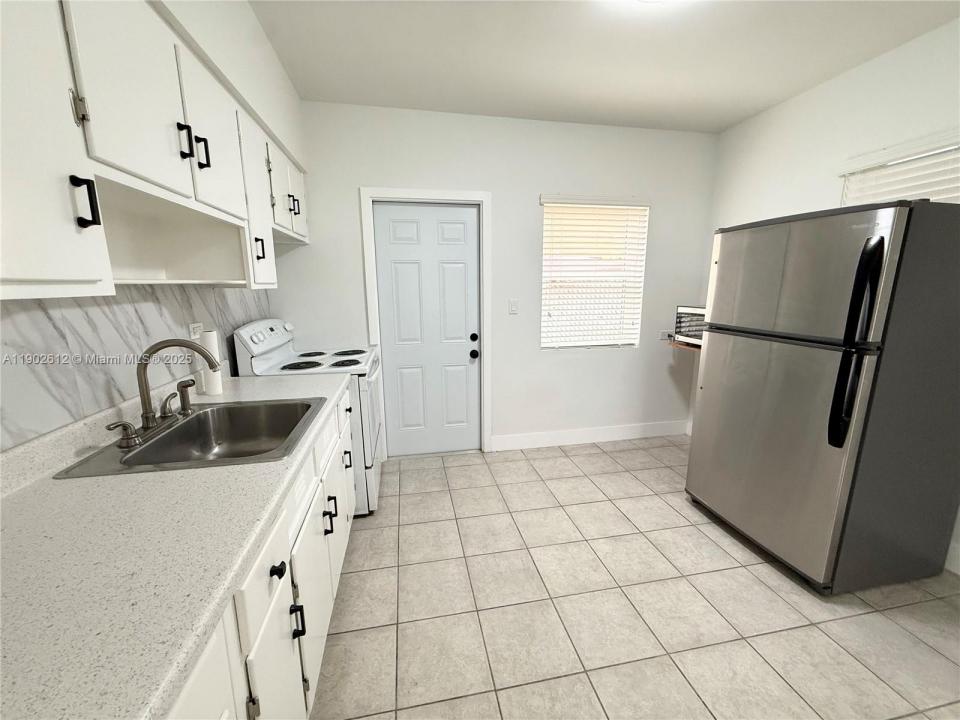 2213 Madison St 4, Hollywood, Флорида 33020, Соединенные Штаты