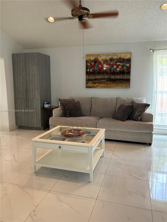 10610 SW 128th Ave, Miami, Florida 33186, USA