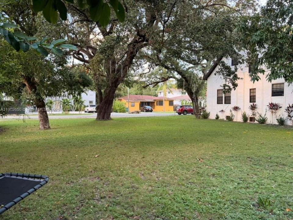 860 NE 81st St, Miami, Florida 33138, HOA KỲ