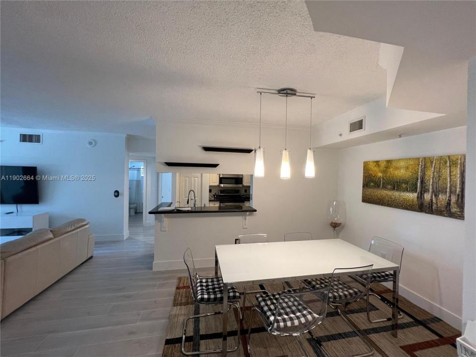 17100 N Bay Rd 1415, Sunny Isles Beach, فلوريدا 33160, الولايات المتحدة